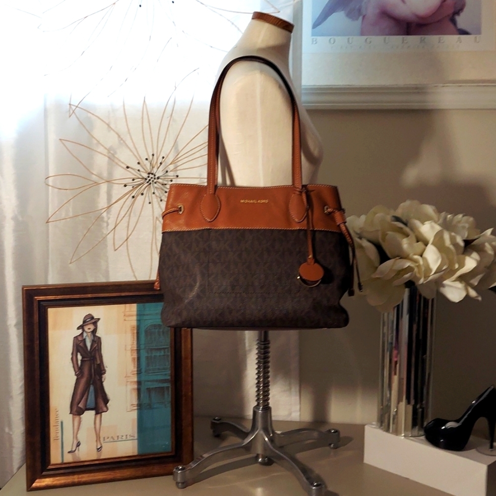 MICHAEL KORS two toned logo purse
